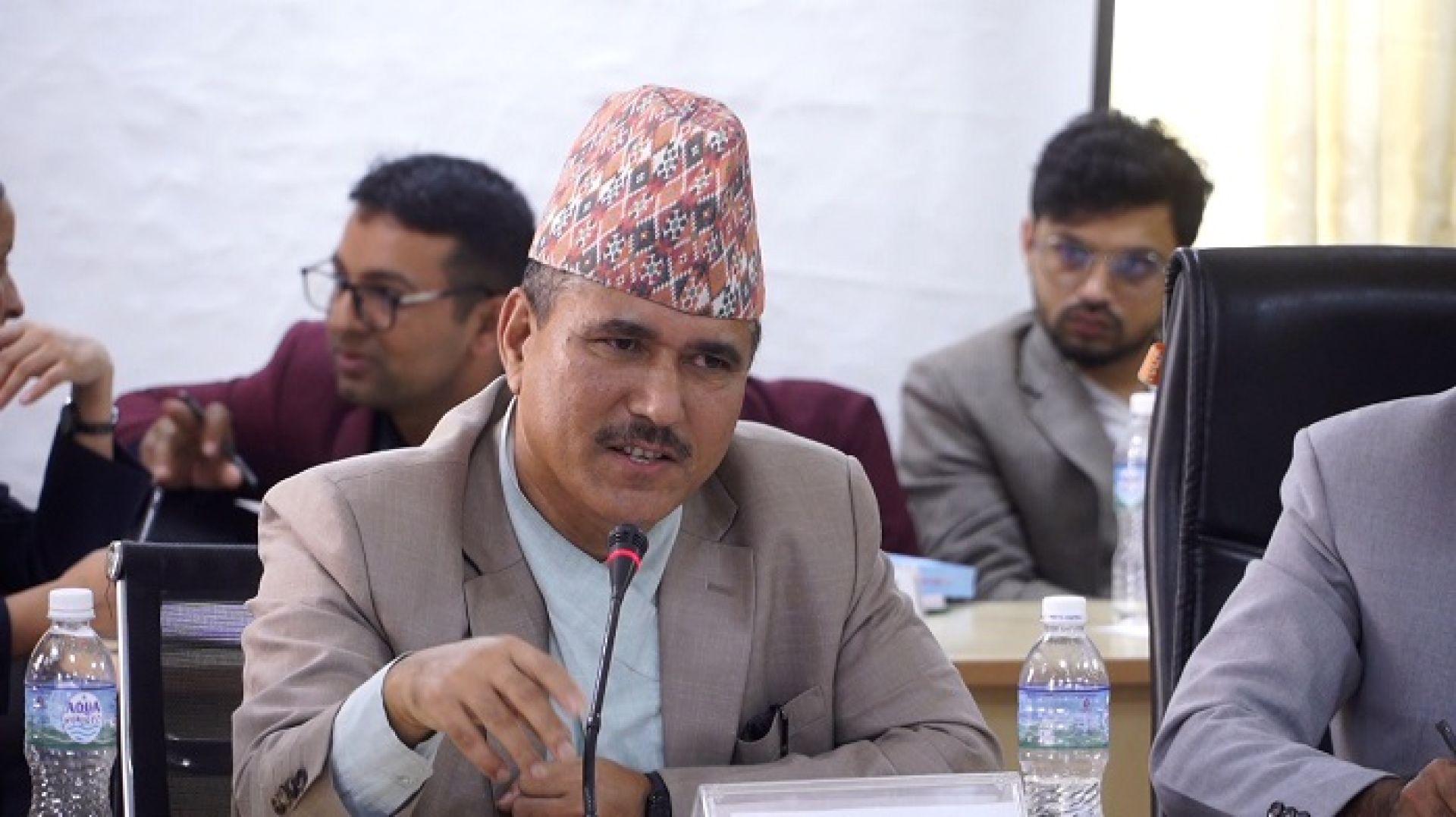 सचिवहरुसँग नबुझि महालेखा परीक्षकले बेरुजु लुकायो भन्ने आशंका नगर्न आग्रह